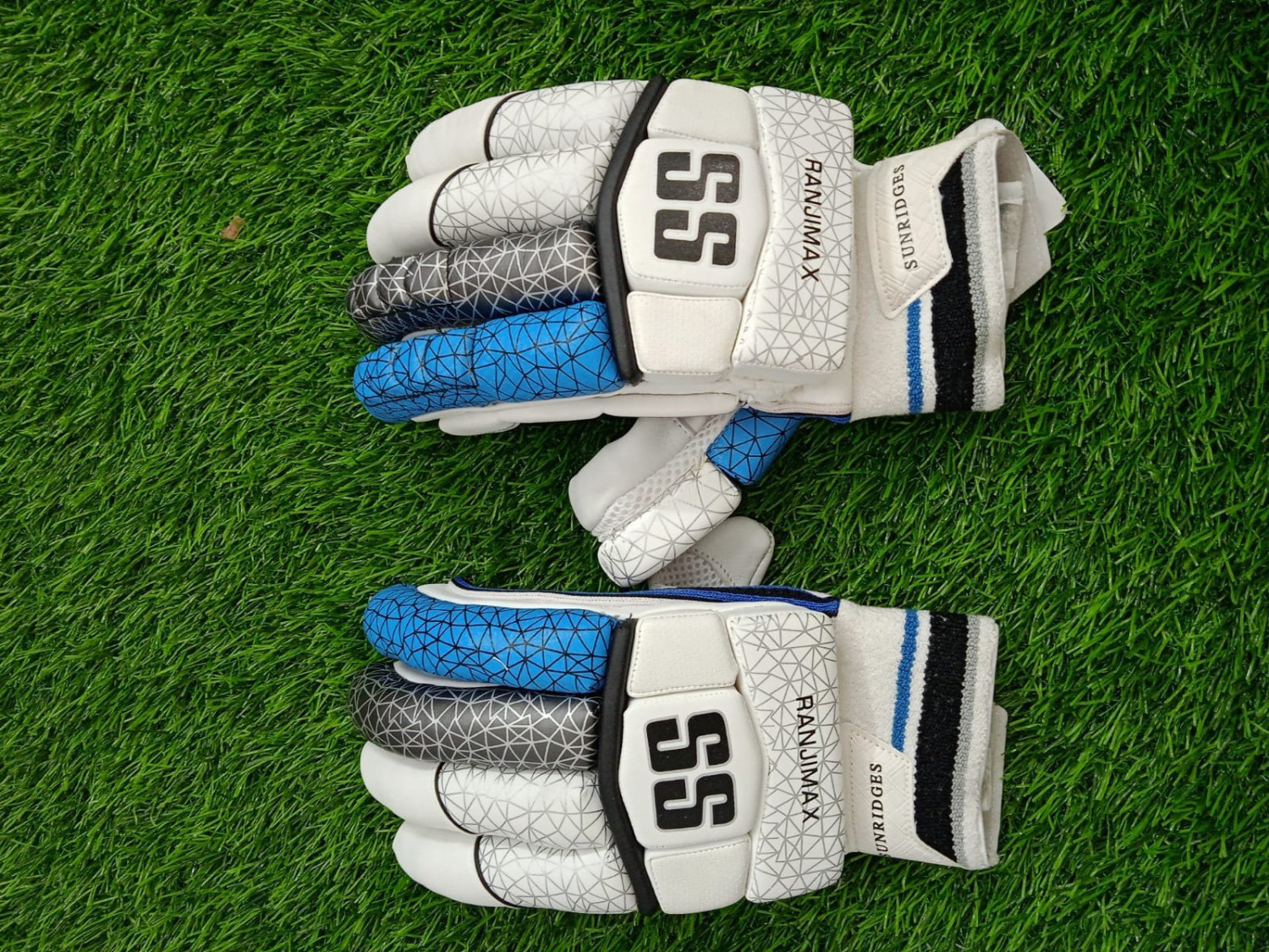 SS RANJIMAX MRH BATTING GLOVES