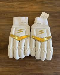 SS PRESTIGE MRH BATTING GLOVES